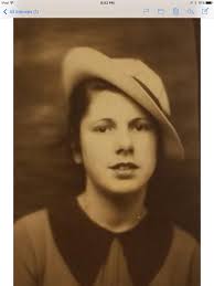 Rhoda Wooley and Flossie Coppage at Campbellsville College in about 1932.