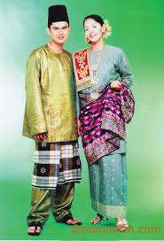 Dan nama lelaki dan perempuan itu adalah adam dan hawa. Pakaian Tradisional Malaysia Maruwiah Ahmat