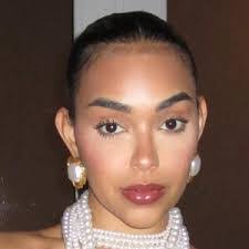 Nicole Mass's Instagram, Twitter & Facebook