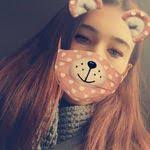 Michele Strasser's Instagram, Twitter & Facebook