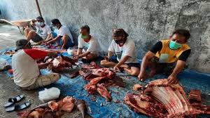 Pada saat hari tasyrik, umat muslim yang sedang menunaikan ibadah haji berada di tahapan mabit (bermalam) di mina. K5l8rvlun2oq6m