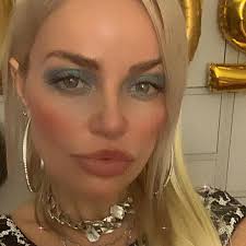 Popnable collects information about 1 songs by ruth marlene. Quase A Chegar 2021 O Ano Da Ruth Marlene Artista Facebook