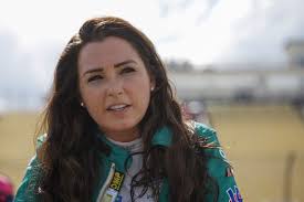 Sheena Monk gradue du GT4 au GT3 et disputera la saison complète en IMSA  avec Katherine Legge