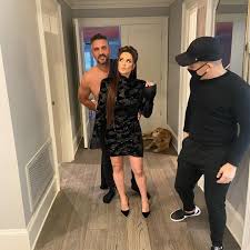Kyle egan richards is an american actress, socialite, television personality, and philanthropist. Rhobh S Kyle Richards 52 Poses With Her Shirtless Husband Mauricio Umansky As Star Says She S Ready For Some Fun