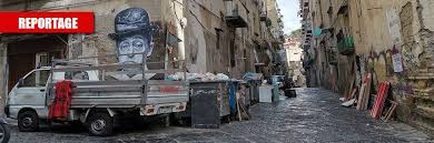 Al primo piano si trovano le camere da letto e un bagno, facendo un'altra rampa di scala a chiocciola si arriva alla. Napoli La Casa Di Toto Sfigurata Da Rifiuti E Negligenza Ilgiornale It
