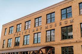 Classic Downtown Fargo Wedding Photos Photographer Abovo Wedding Venue Hotel Donaldson Hodo Plai Art Museum Wedding Industrial Wedding Venues Museum Wedding