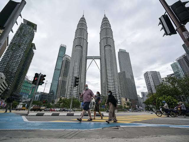 Malaysia could reach high-income status by 2028, World Bank says | Business  and Economy | Al Jazeera