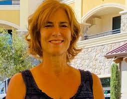 Oceanside Musician Rose Winters