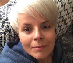 She was born in 1970s, in generation x. Krzyz Zmieniajacy Sie W Swastyke Na Profilu Karoliny Korwin Piotrowskiej Zdjecie Super Express Wiadomosci Polityka Sport