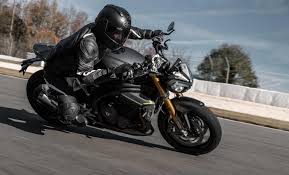 The most powerful, dynamic and technologically advanced triumph speed triple ever. Triumph Speed Triple 1200 Rs Spitze Des Segments Autogazette De