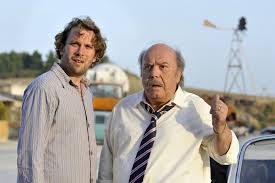 In the 1980s he reached the peak of his fame by appearing in movies such as l'allenatore nel pallone. Bild Zu Lino Banfi Bild Lino Banfi Filmstarts De