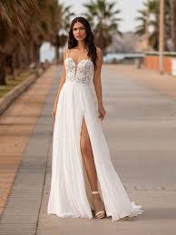 Die schönsten hochzeitskleider trends sowie top hochzeitsanzüge. Die Perfekte Brautkleid Silhouette Pronovias