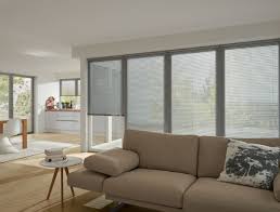Der sonnenschutz für fenster innen findet häufig anwendung wenn sich ihre fenster nicht öffnen lassen oder von der außenseite keine möglichkeit besteht eine montage vorzunehmen. Innenliegender Sonnenschutz Rollladen Muhren Aus Monchengladbach