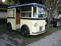 Helms Bakery Delivery Truck Avec Images Camion Utilitaire Vieux Camions En Voiture Simone