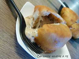 Fate delle palline con il gelato e fatele rassodare in freezer. Gelato Fritto Con Pastella