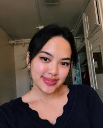 STUDENT FEATURE: Amanda Cheung (@amandacheung) is a freshman at @umstamps  and @umichengineering who primarily works with two-dimensional art forms,  working specifically with colored pencils, graphite, acrylic, and oil  paints. “I've always been