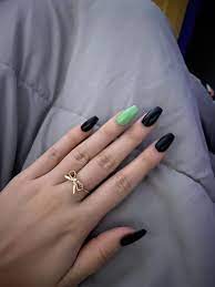 Black And Accent Nails Green Acrylic Nails Green Nails Gel Nails
