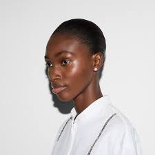 Gucci Flora 18k diamond stud earrings in 18k white gold