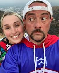 Hiking #runyoncanyon in #losangeles is always such a scene because you see  famous people all the time. I even ran into Mallory from @cruelsummer! I  asked her for an autograph and told