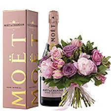 Sending flowers to france with euroflorist is plain simple. Champagne Gifts For Paris Champagne Gift Delivery To Paris In 2 3 Hr Time Romantic Bouquet And Champagne For Delivery In Paris France
