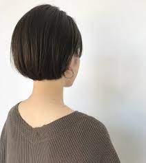 大人の黒髪を美しく見せる シースルー前髪 のタイトショートボブ lee ショートボブ 黒髪ボブのヘアスタイル ワンレン ショート ボブ