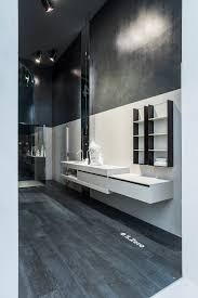 È un luogo per coccolarci e non tutti i negozi di arredamento a milano però offrono anche l'arredo bagno. Arblu Al Salone Del Mobile Di Milano 2018 Mobile 5 Zero Separet Otto Pietrablu Well