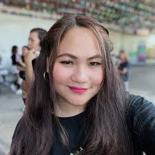 Bago ka magpasosyal at mag feeling mayaman. Tignan mo muna yung anak mo  baka kasi kawawa ng tignan...