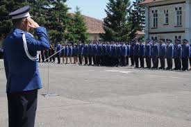 Decizia a fost luată de ministrul apărării naționale, mihai fifor, ca urmare a neocupării tuturor locurilor disponibile în sesiunea din iulie și existenței unui deficit de personal medical specializat. Ce Faci DacÄƒ Vrei O CarierÄƒ In Jandarmerie PoliÈ›ie Sau ArmatÄƒ