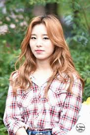 Solar considers herself mamamoo's mom. Mamamoo Members Profile Also Known As The Vocal Queen And Beagle Group K Pop Amino