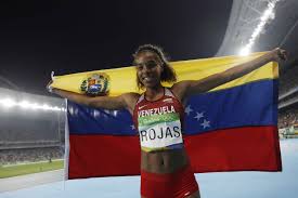 Nuestro pueblo te abraza», escribió maduro en la red social twitter. Medallista Yulimar Rojas Se Metio Sin Quererlo En La Polarizacion Politica En Venezuela Deportes Mas Deportes Tudn Univision