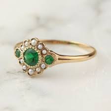 Art Deco Platinum Diamond And Emerald Engagement Ring 1 37 Carats Pearl Halo Ring Vintage Engagement Rings Art Deco Sapphire Ring