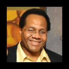 My cats needs a name🥰 😄I am completely stumped as I feel like nothing  fits him.😅