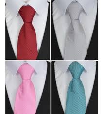Sélection de cravates pour cérémonies, cravates pour mariage, cravate marié, cravate pour homme élégant, idée pouur baptème cravate avenue c'est le spécialiste des cravates en ligne depuis 2005. Cravate Fushia Satin Carrefour Des Ceremonies