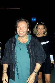 He is the only child who lives with him. La Dolce Dedica Di Vasco Rossi Alla Moglie Ogni Volta Che La Guardo Provo Un Gran Senso D Amore Tgcom24