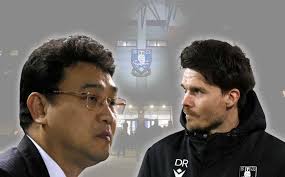 What is happening with Barry Bannan's Sheffield Wednesday contract?