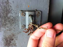 The nylon jaws will protect your wire from nicks and scratches. How To Straighten A Bent Wire Sharon Chin