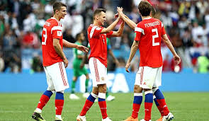 Wann beginnen die spiele in deutschland? Warum Beginnt Die Wm 2018 An Einem Donnerstag Eroffnungsspiel Russland Saudi Arabien