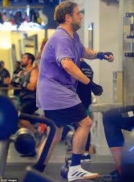 Jonah hill joined a gym and hired a training instructor. Jonah Hill Sports A Sweat And Smokes A Cigarette After Gym Session Daily Mail Online