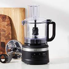 Other food processors we've used tend to leak from these points, especially with recipes that contain a lot of liquid, like salsa or large batches of pesto. Kitchenaid Matte Black 7 Cup Food Processor Reviews Crate And Barrel