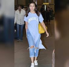 Alia Bhat Casual Look Worn Out Look Fashion Outfits Airport Style Clothes
