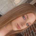 Kerri Arbuckle's Instagram, Twitter & Facebook