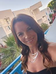 Hi guys, please could some one turn this image into a suitable head shot  for a uni card, passport style