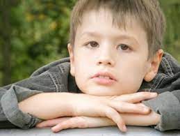 El síndrome de asperger, a pesar de no ser muy conocido, es un trastorno del desarrollo cerebral bastante frecuente, que se presenta en al menos el 3 por ciento de los niños y en ocasiones no llega. El Sindrome De Asperger Que Es Y Cuales Son Sus Caracteristicas Faros Hsjbcn