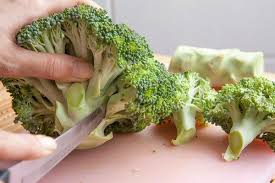 Store the whole head, chopped florets or riced cauliflower with a paper towel in a loosely sealed plastic bag. Pin On Randoms