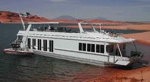 Feb 22, 2021 · nestled among the rolling hills of central missouri, the lake of the ozarks is one of the top fishing and golfing destinations in america's heartland. Simple House Boat Rental Tips To Have A Great Houseboat Holiday