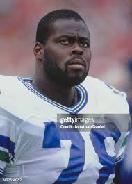 502 Football Noseguard Stock Photos, High-Res Pictures, and Images