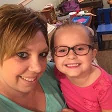 Stacey Loos's Instagram, Twitter & Facebook