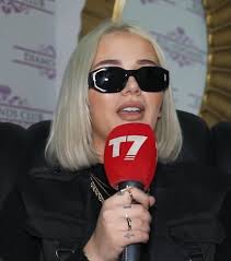 We would like to show you a description here but the site won't allow us. Loredana Zefi Wikipedia