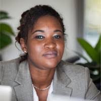 Shari Pearson's Instagram, Twitter & Facebook