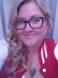 Aimee Law (@w12_girl)